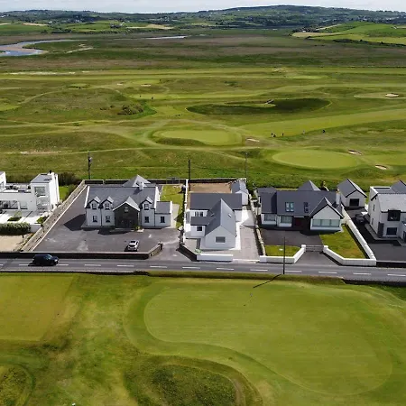 Holiday Cottage *